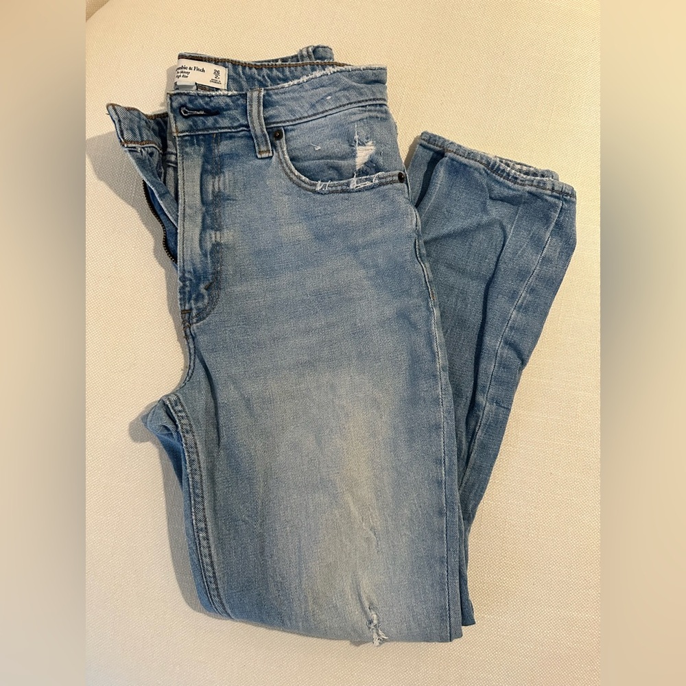 Curve Love High Rise Skinny, lightly distressed